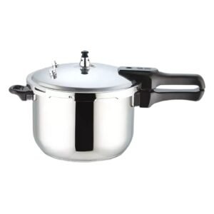 Olla de presión de acero inoxidable con acabado espejo, tapa de cierre hermético, válvula de seguridad central y mangos de baquelita negra, aislada sobre fondo blanco.